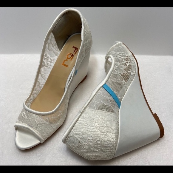 Peep Toe White Lace Wedges - Picture 5 of 9